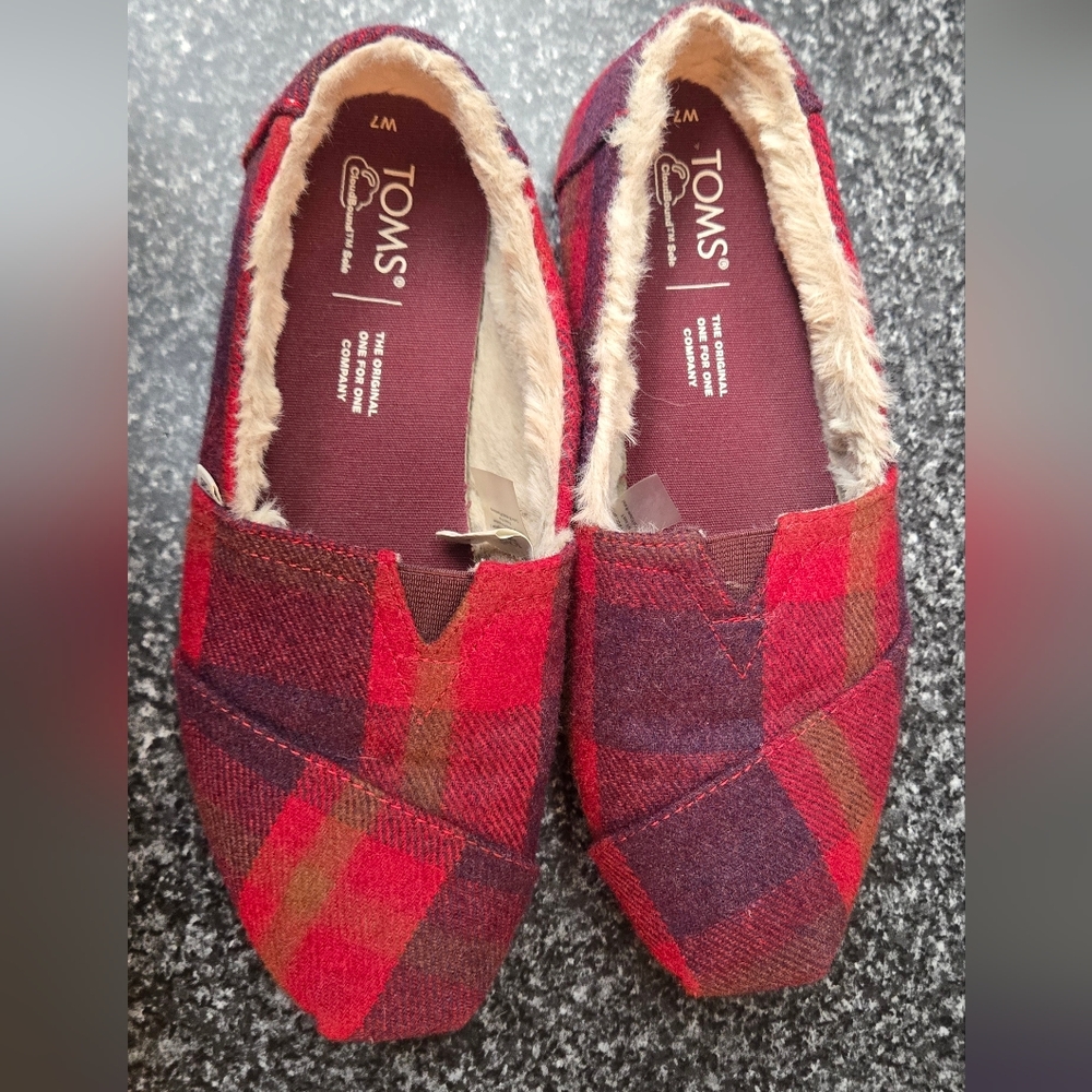 TOMS Women's Red and Brown Plaid Flats